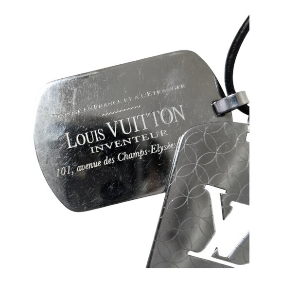 Louis Vuitton Box Pouch and Men's Dog Tag Necklace Preowned Excellent condition - Picture 2 of 5